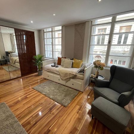 Vintage Home In The Heart Of The City Budapest Bagian luar foto