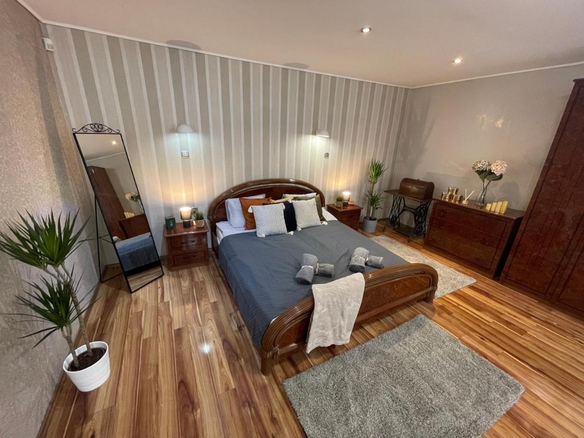 Vintage Home In The Heart Of The City Budapest Bagian luar foto